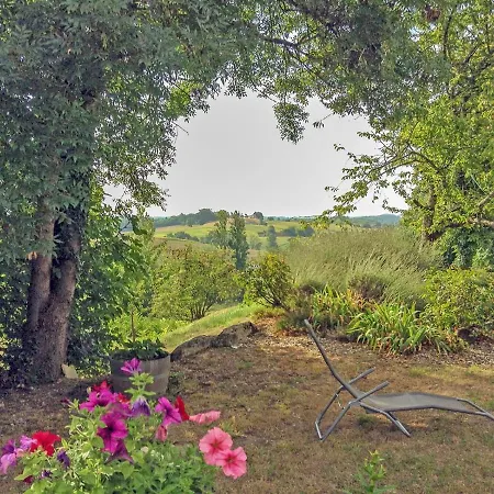 Ferienhaus Beautiful 1-bed 2km Quiet Walk From