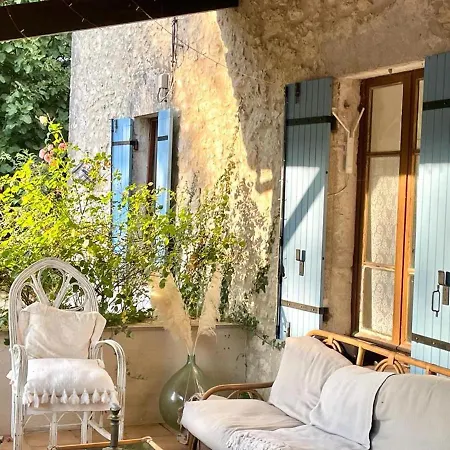 Beautiful 1-bed 2km Quiet Walk From Ferienhaus *