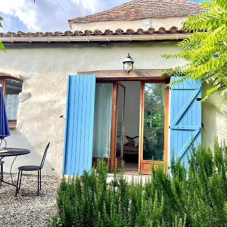 Beautiful 1-bed 2km Quiet Walk From Ferienhaus *